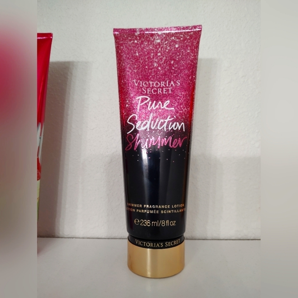 Victoria’s Secret Velvet Petals Shimmer Fragrance Lotion - New Never opened